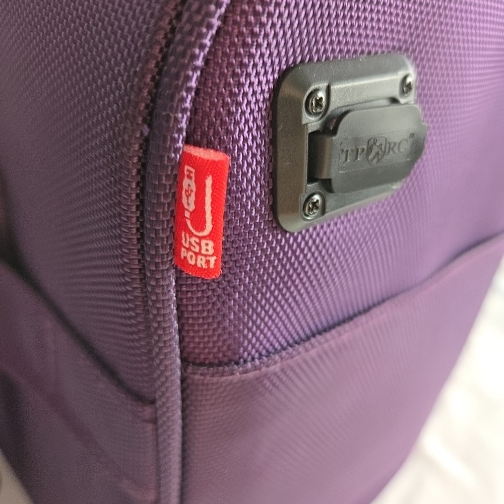 NWOT TPRC Purple Travel Bag And USB Port Shoe Pocket Retractable Handle Carry-on - Picture 8 of 16
